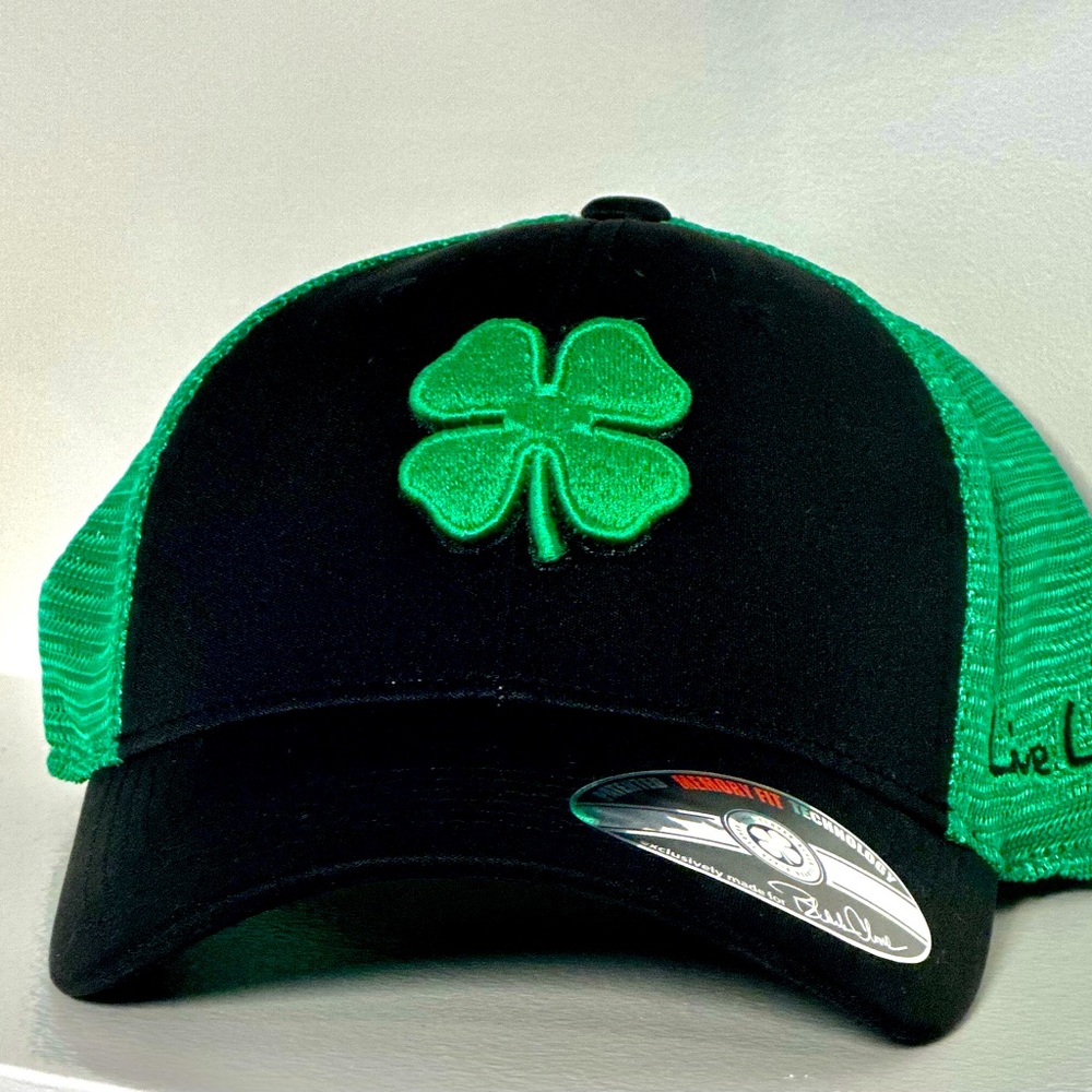 LIVE LUCKY!! NWT ** BLACK CLOVER: LIVE LUCKY BLACK & GREEN W/ MEMORY FIT & MESH